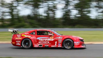  Leaders carry momentum into second practice session